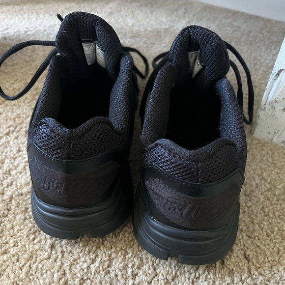 🎉EUC🎉Fila - Picture 4 of 5